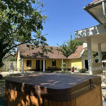 Videki Vendeghaz ヴィラ *