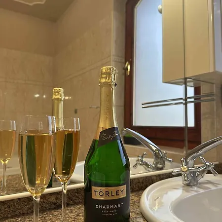 Videki Vendeghaz * Doboz